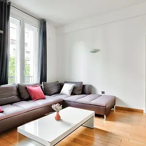 Quartier Champs-elysees 4 Free Netflix , Paris France